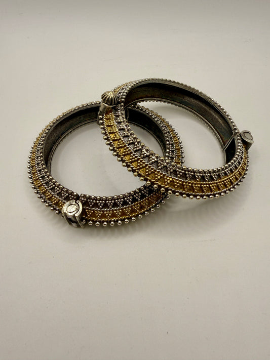 Dual-Tone Antique Bangles Set