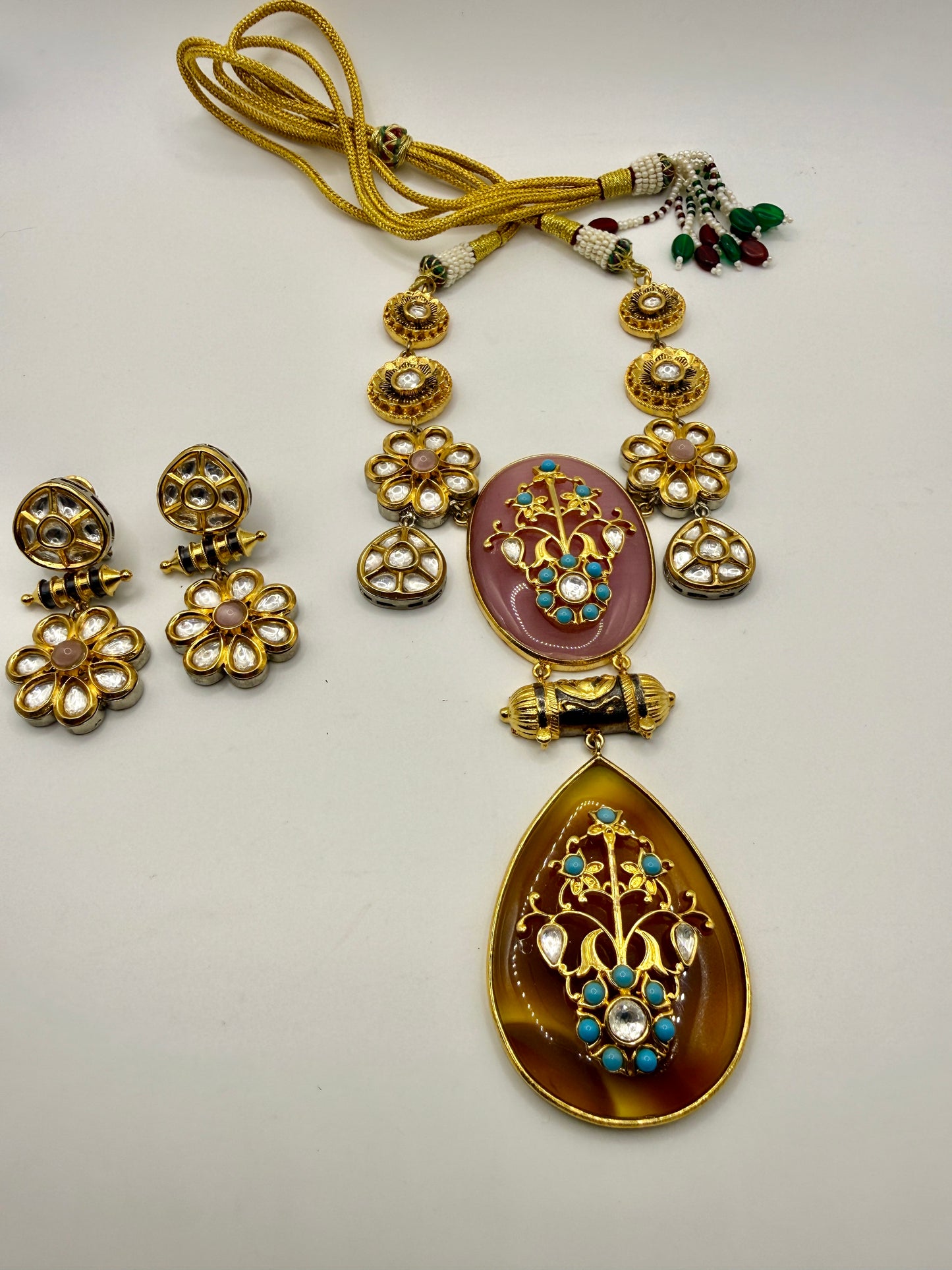 Floral Motif Pendant Statement Necklace with Drop Design