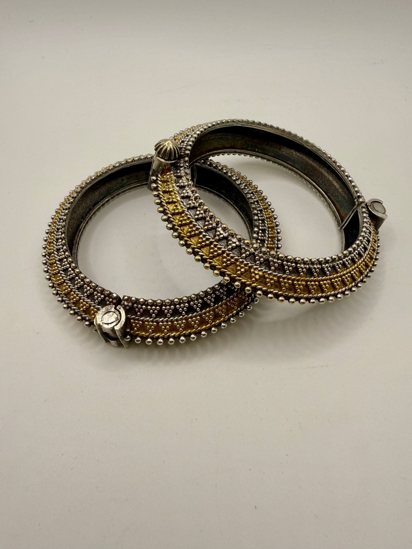 Dual-Tone Antique Bangles Set