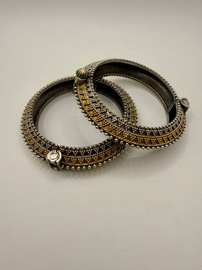 Dual-Tone Antique Bangles Set